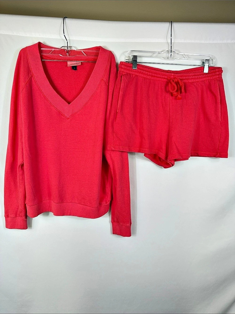 Universal Thread Coral V-Neck Sweater & Shorts Set Size Medium.
